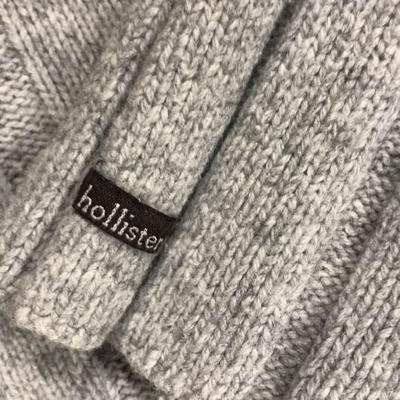 Hollister Girls 3/4 sleeve sweater. - Picture 4 of 4
